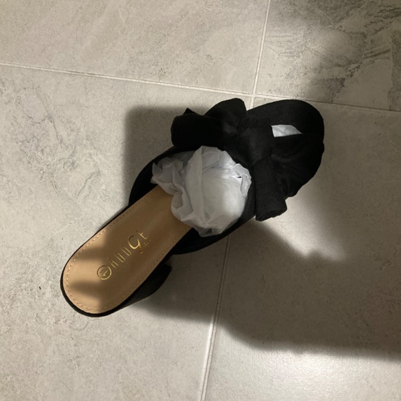 Heels - Picture 2 of 2